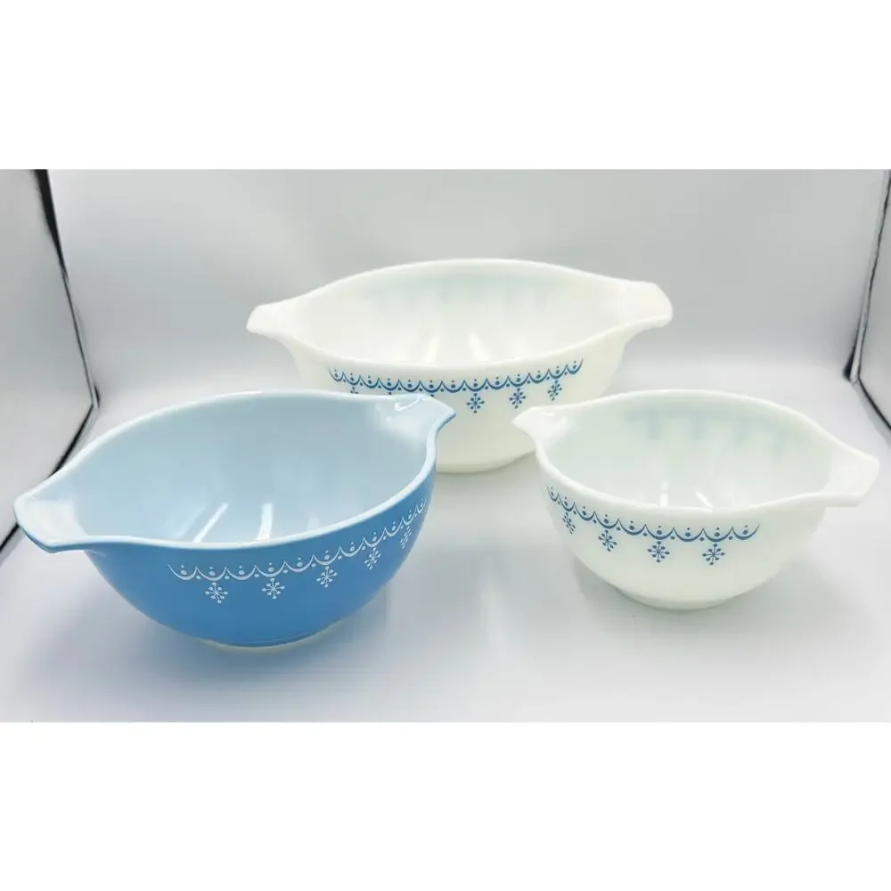 Pyrex snowflake white